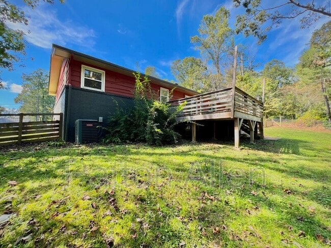 Building Photo - 3 Mt Royal Dr