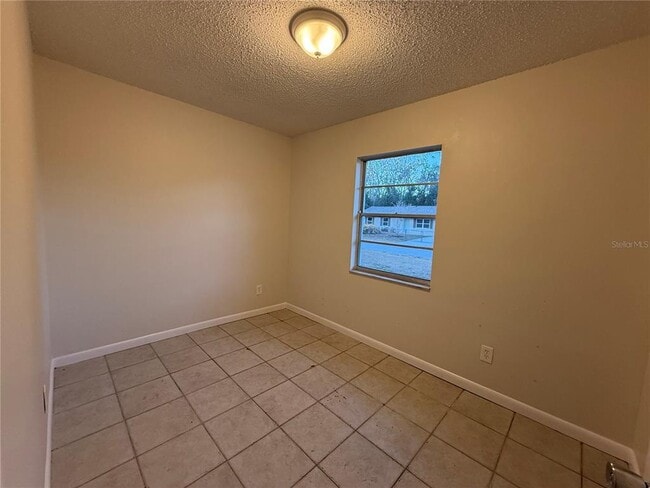 Building Photo - 34918 Ansley Ave