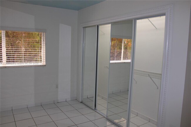 Building Photo - 2895 W 76th St