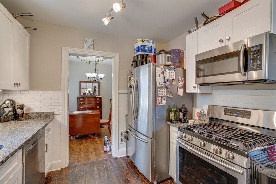 Building Photo - 253 Thuss Ave