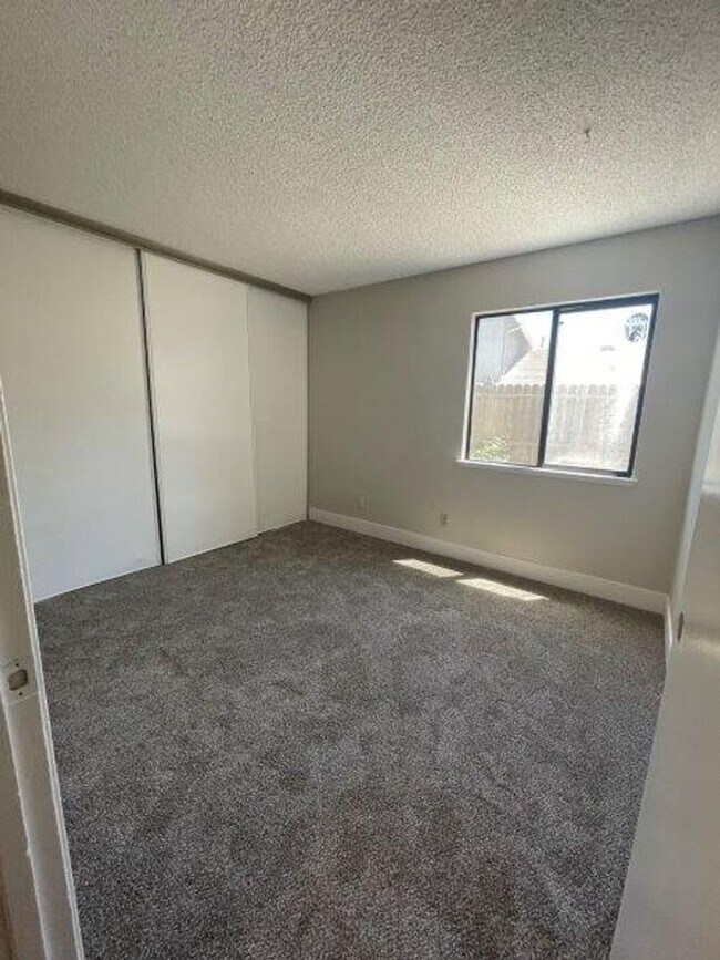 Building Photo - Fantastic 3 Bedroom in Natomas