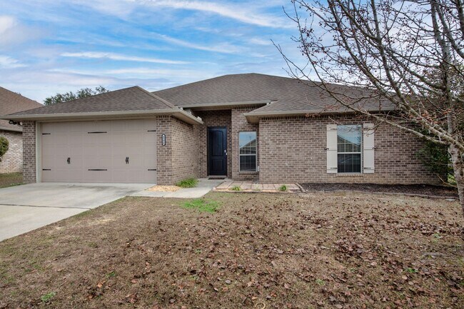 Building Photo - MOVE-IN SPECIAL!