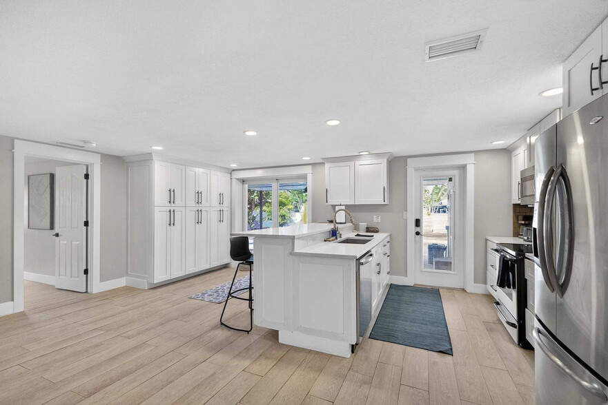 Building Photo - 6007 S Beneva Rd