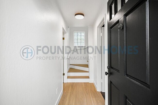 Building Photo - 232 Miller Ave