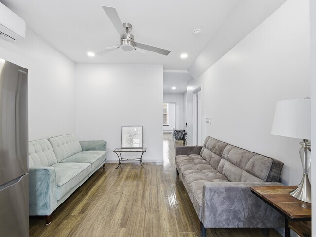 Building Photo - 232 1st St