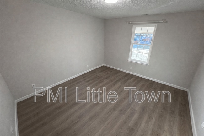 Building Photo - 2301 E Fremont Ave