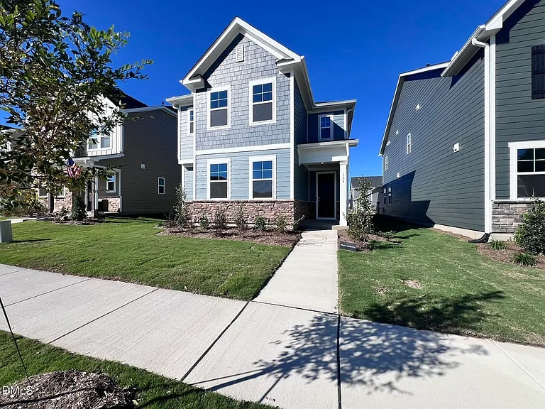 Building Photo - 304 Canyon Spring Trl