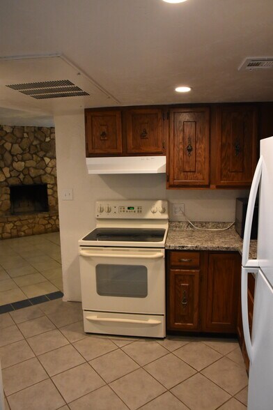 Building Photo - 1514 W Palmer Dr.