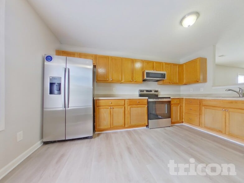 Building Photo - 404 Castle Ridge Dr