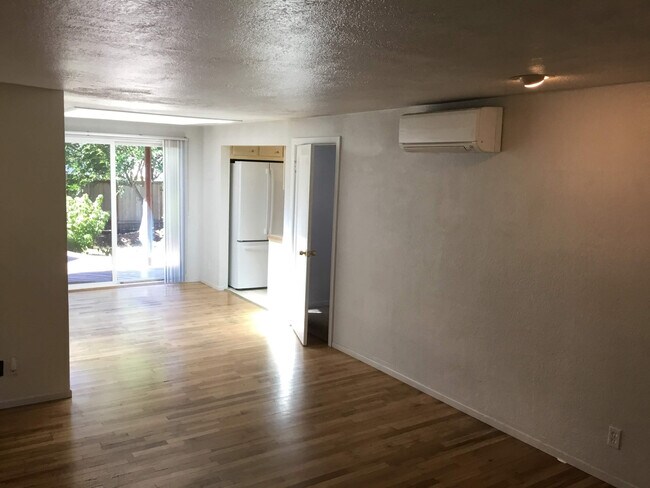 Building Photo - 2920 Alder St