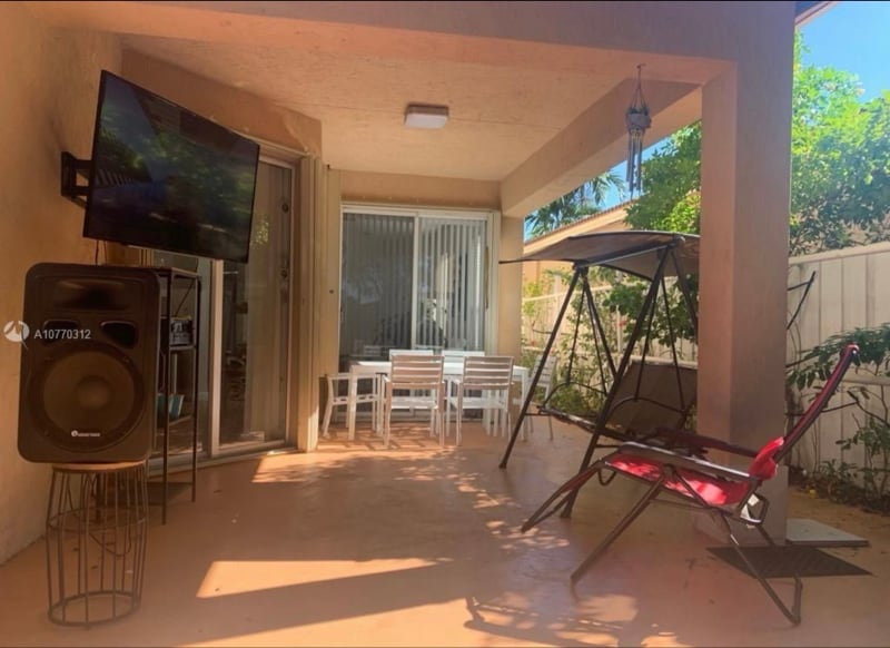 Building Photo - 2240 NE 37th Terrace