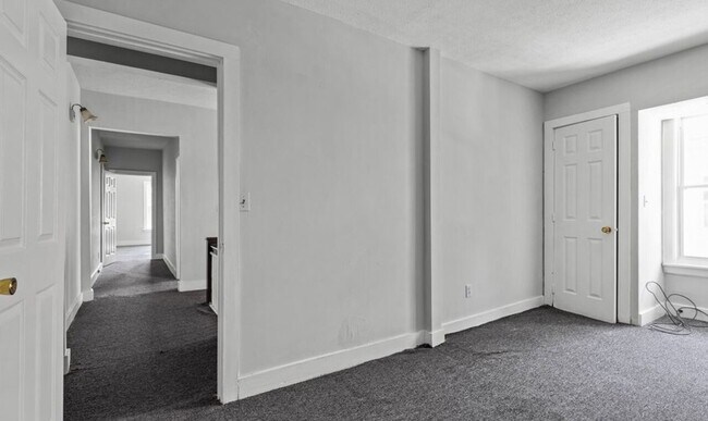 Building Photo - Salina S 1815 1817