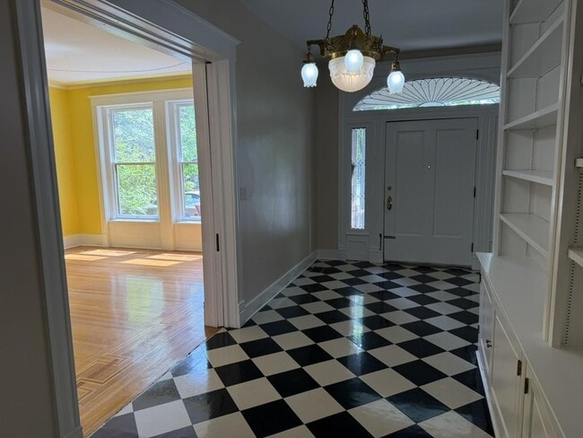 Building Photo - 2101 Cherokee Pkwy