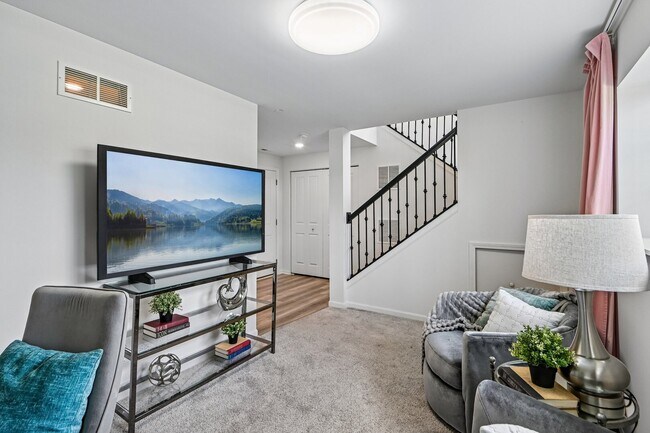 Building Photo - 1611 Bentz Way