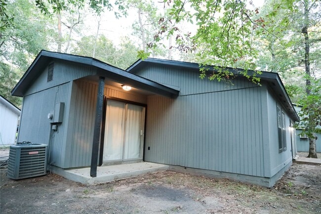 Building Photo - 2709 S Millbend Dr