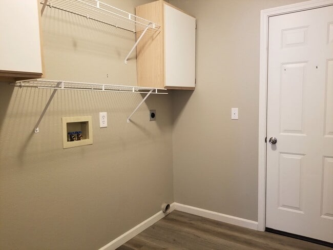 Building Photo - Home For Rent in Gardnerville-Fish Springs...