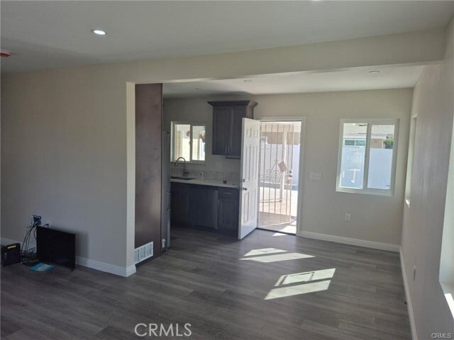 Building Photo - 6781 Jacaranda Ave