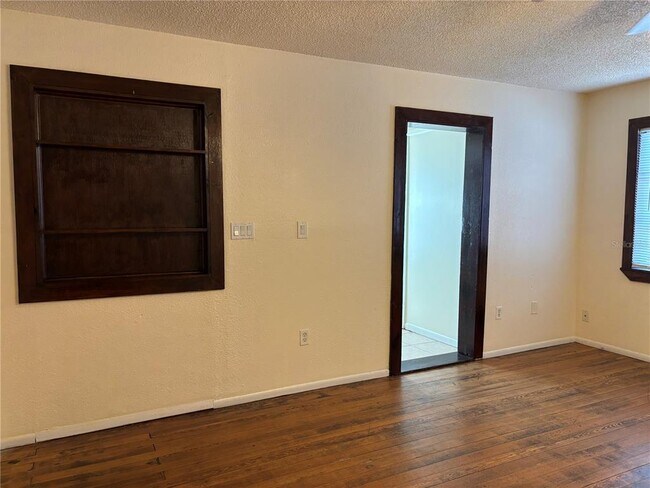 Building Photo - 128 2nd Ave SW