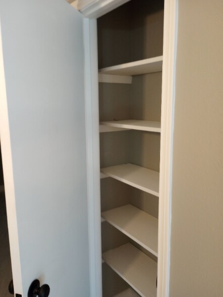 Building Photo - 905 12th St