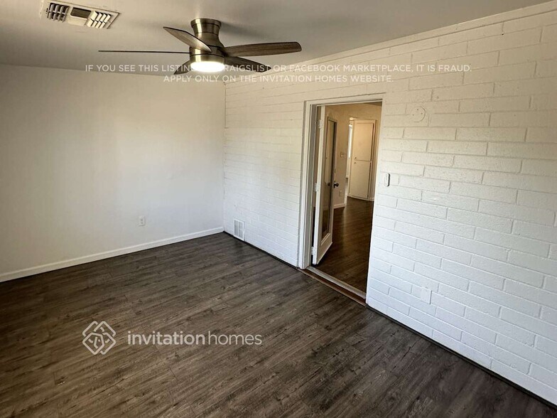 Building Photo - 1631 W Helena Dr