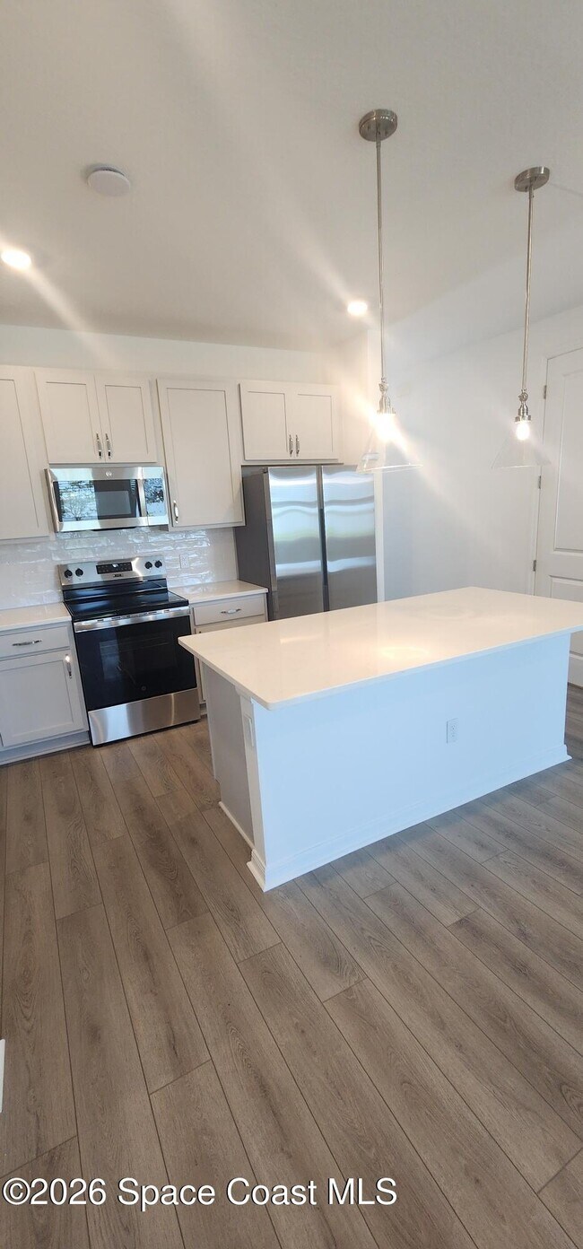 Building Photo - 1379 Bluewater Ln