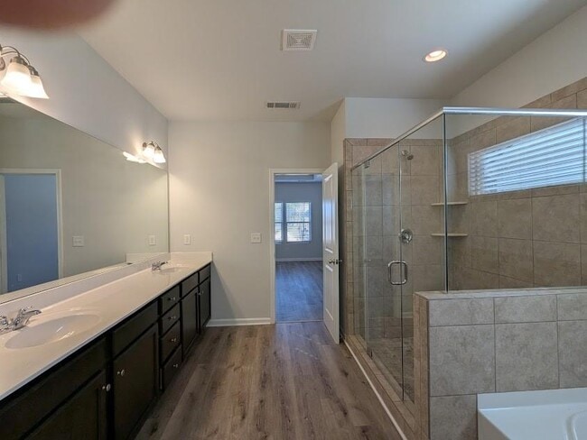 Building Photo - 2034 Britt Dr