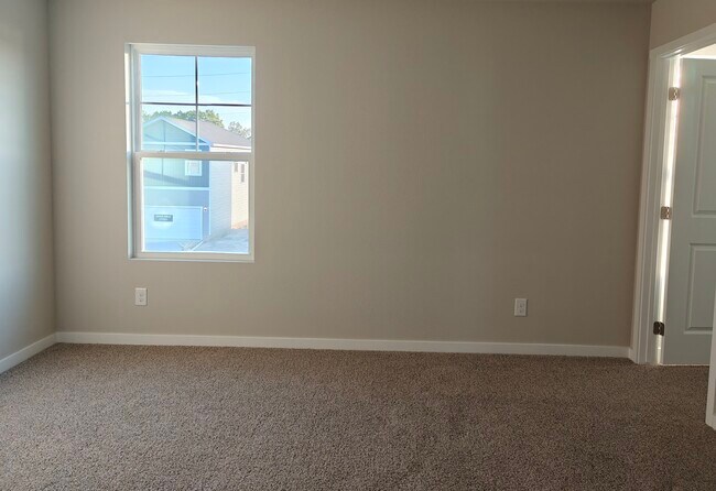 Bed 2 - 10809 S 178th Ave