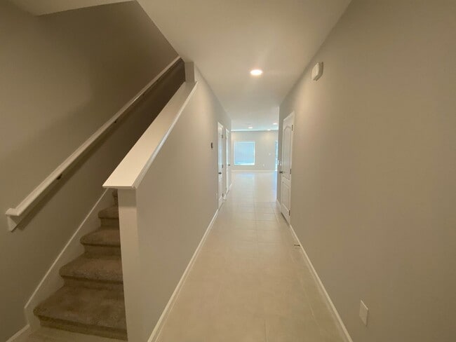 Building Photo - 3 Bedroom 2.5 Bath Townhouse in Eden at Cr...