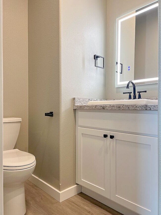 Building Photo - 2 bed/ 1.5 bath in Brand New Soldier Ridge...