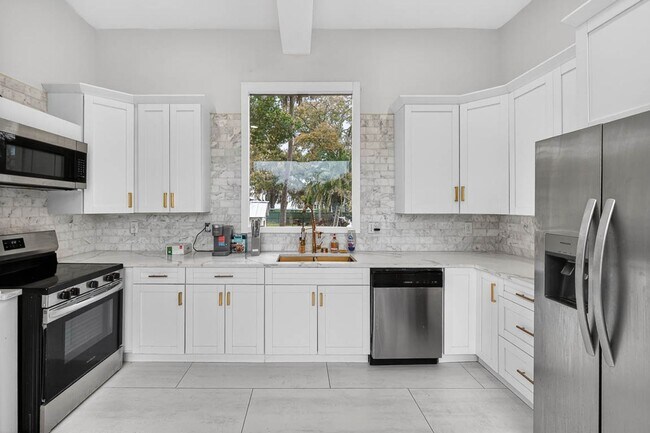 Building Photo - 1015 Union St