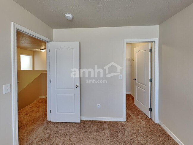 Building Photo - 3557 S White Tail Trl