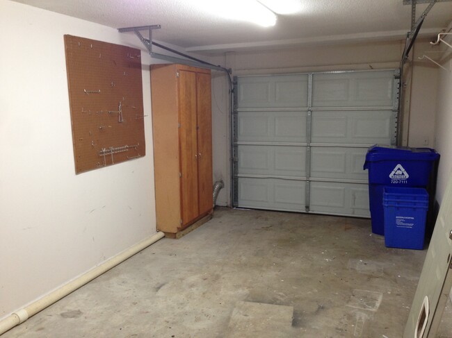 Garage - 1414 Brockman Cir