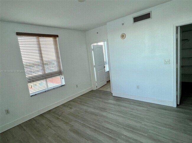 Building Photo - 7350 SW 89th St
