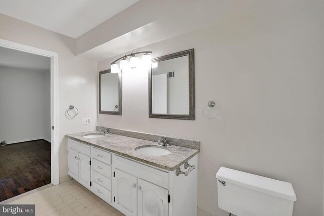 Building Photo - 8901 Iron Gate Ct