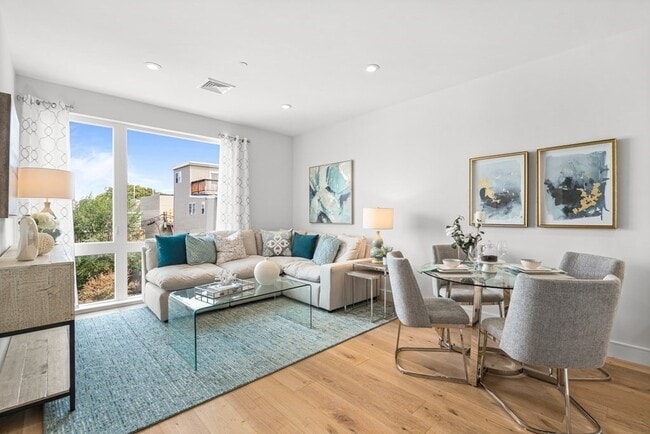 Building Photo - 420 W Broadway