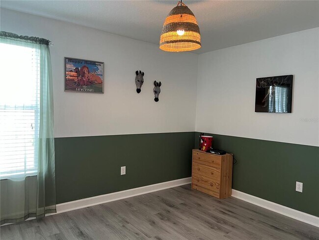 Building Photo - 4715 Sleepy Hollow Dr