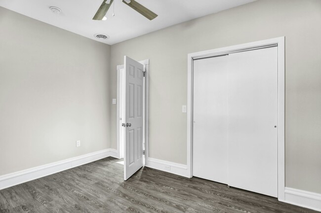 Building Photo - 17 N Church St