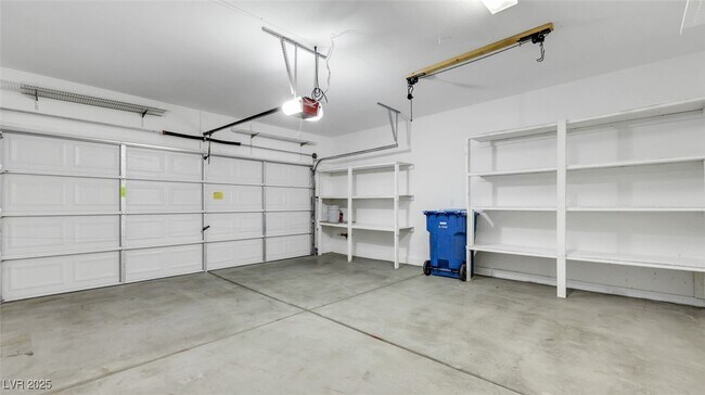 Building Photo - 7523 Tressider Ave