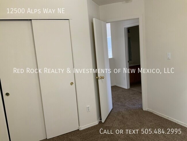 Building Photo - 12500 Alps Way NE