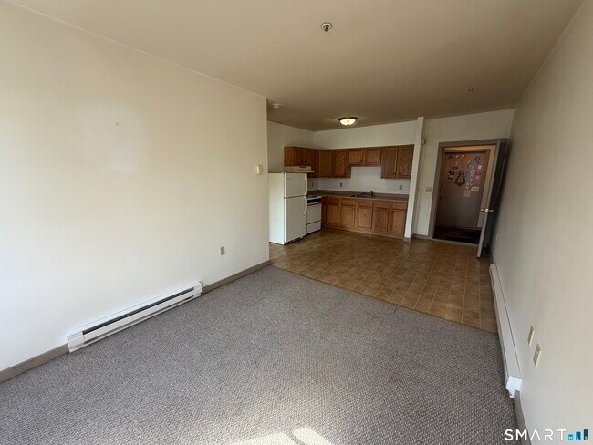 Building Photo - 277 N Main St