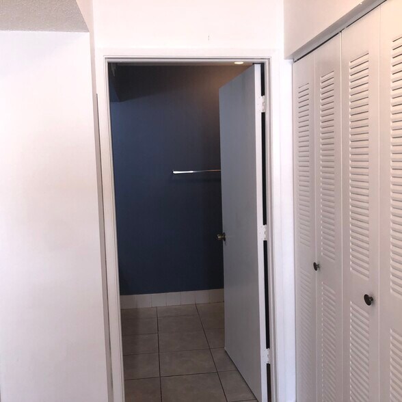 Building Photo - 1155 NW 124th Pl