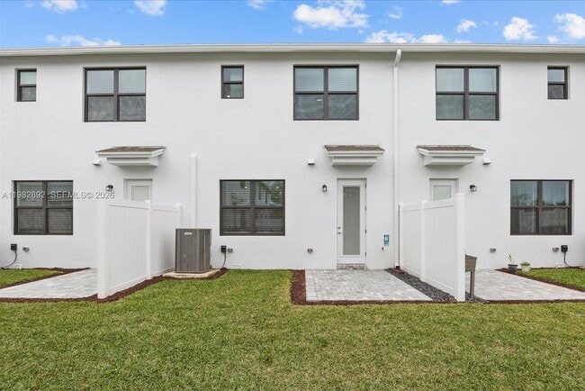 Building Photo - 2880 SE Federal Hwy