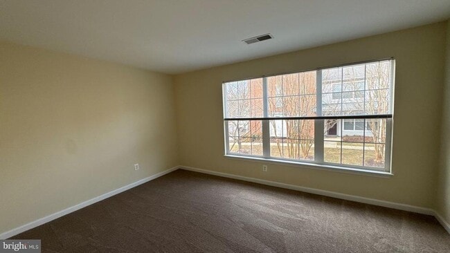 Building Photo - 10715 Symphony Way