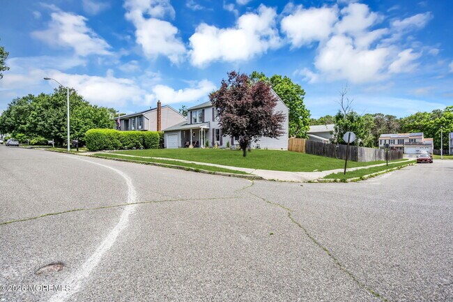 Building Photo - 22 Compass Ln