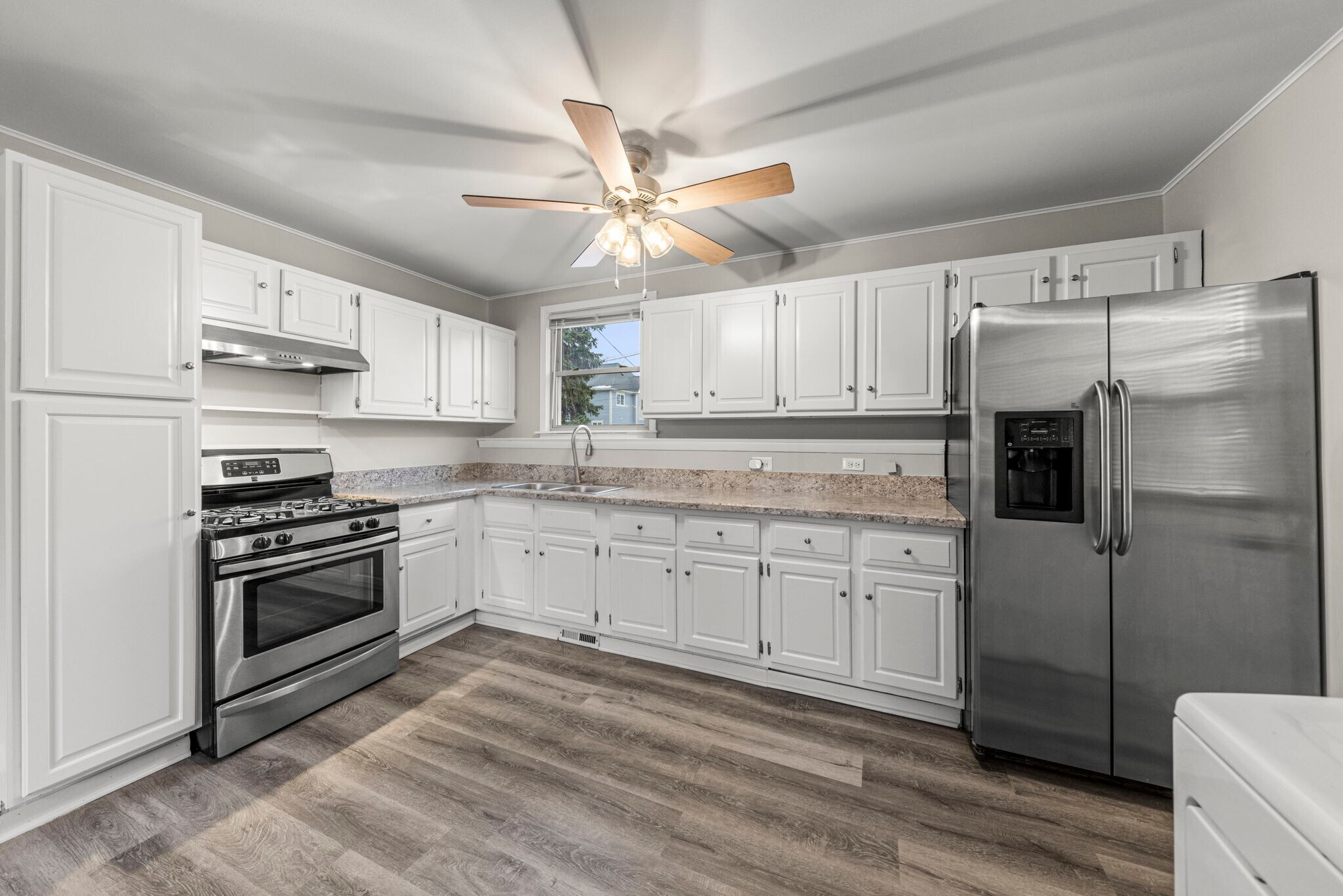 Building Photo - 5441 Benton Ave