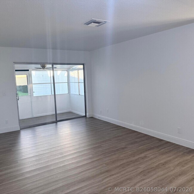 Building Photo - 2965 Ashley Dr W