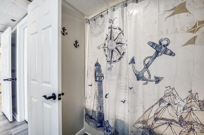 Building Photo - 10515 Front Beach Rd