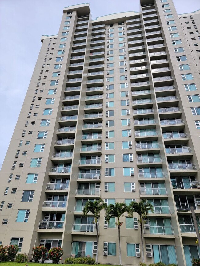 Building Photo - AC in Every Room. TWO Parking Stalls.