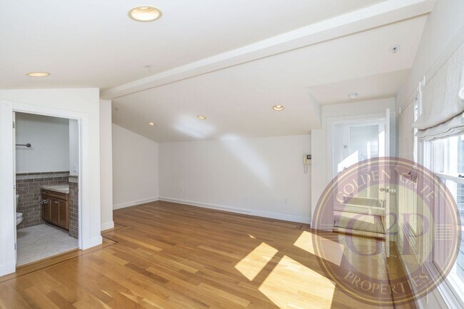 Building Photo - Noe Valley - 4 BR, 3 BA Condo 2,326 Sq. Ft...