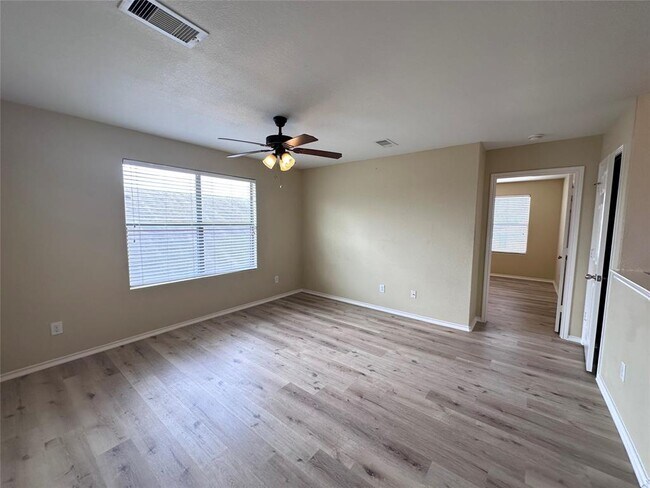 Building Photo - 5807 Camelia Evergreen Ln